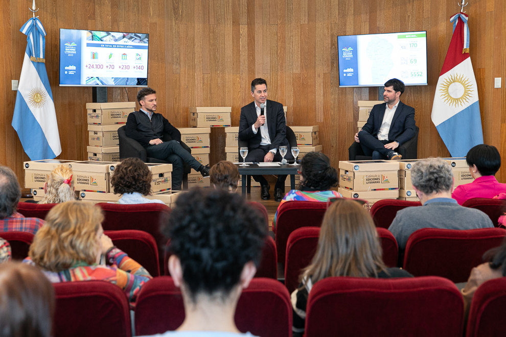 La Legislatura entregó más de 24 mil libros a bibliotecas e instituciones de toda la provincia